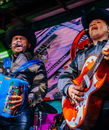 Hermanos Espinoza on stage